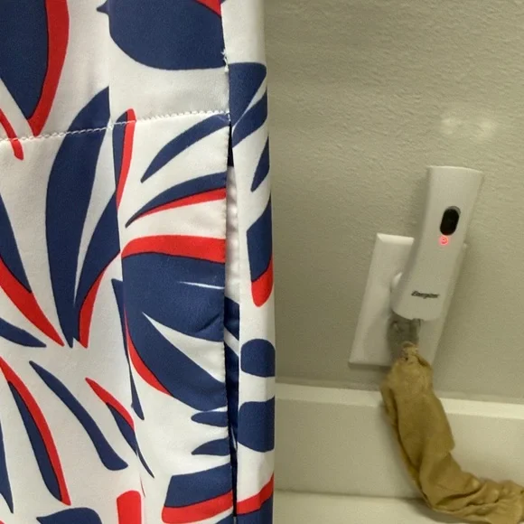 Floral Sleeveless Dress - Blue and Red - Picture 3 of 3